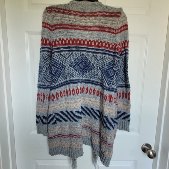 American Eagle Outfitters Aztec Fringed Women's Cardigan Sweater Small - Picture 2 of 15